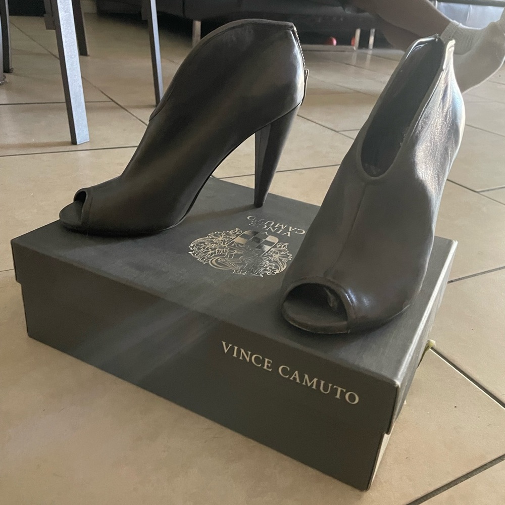 Size 8.5 booties in gray